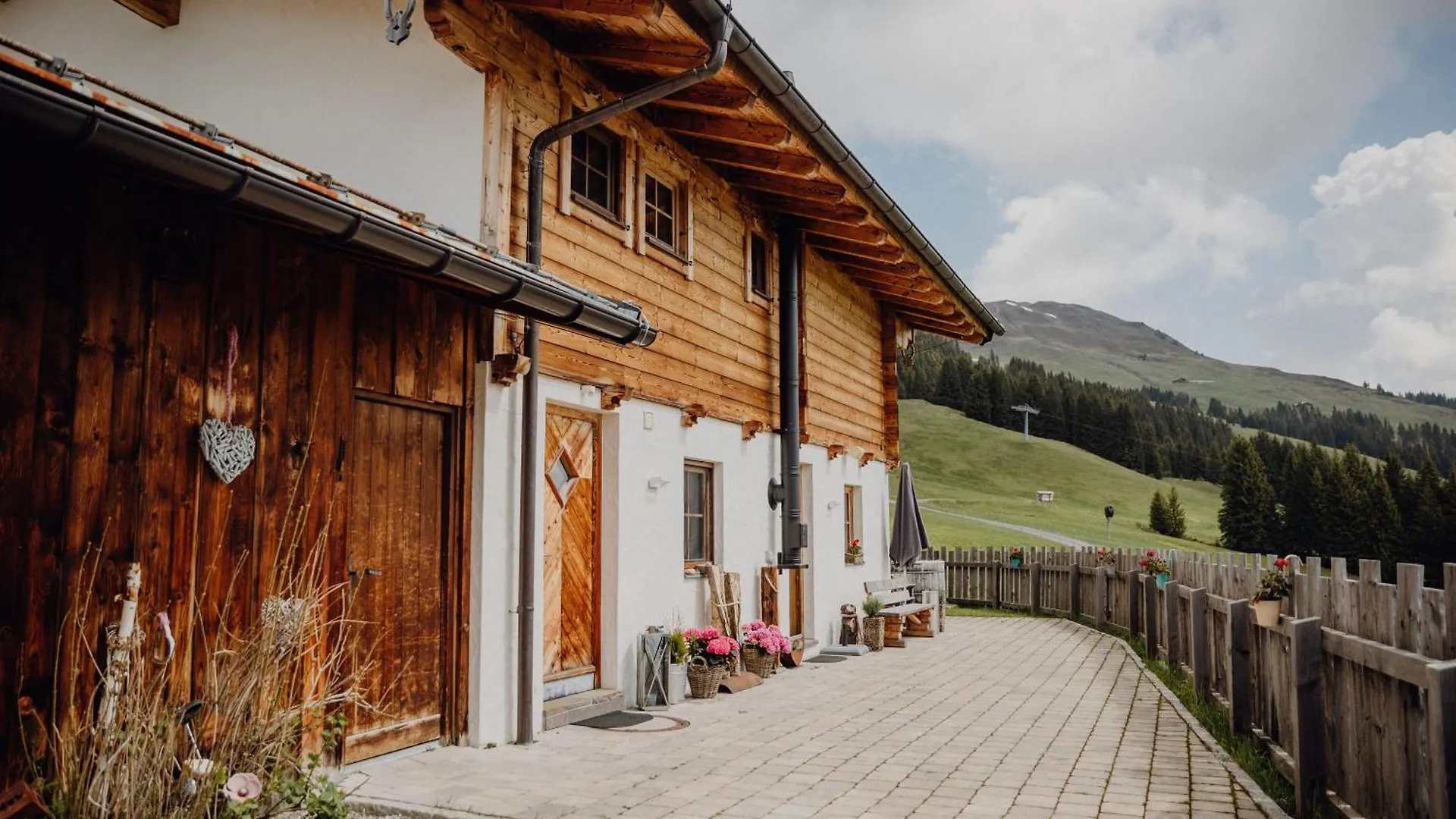 Wallegg Lodge - Alpine Premium Chalet - Ski In-Ski Out - Real Alpine Location Saalbach  Saalbach-Hinterglemm