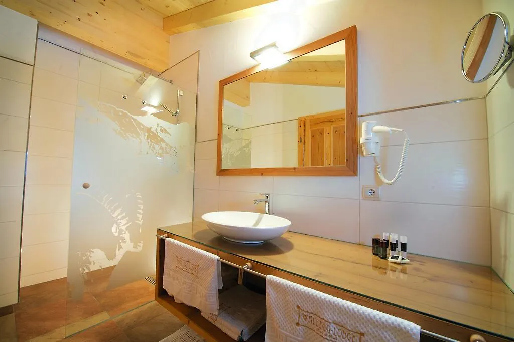 Wallegg Lodge - Alpine Premium Chalet - Ski In-Ski Out - Real Alpine Location Saalbach